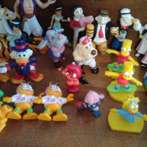 Lot of 33 Mixed Figurine Toys - Picture 7 of 9